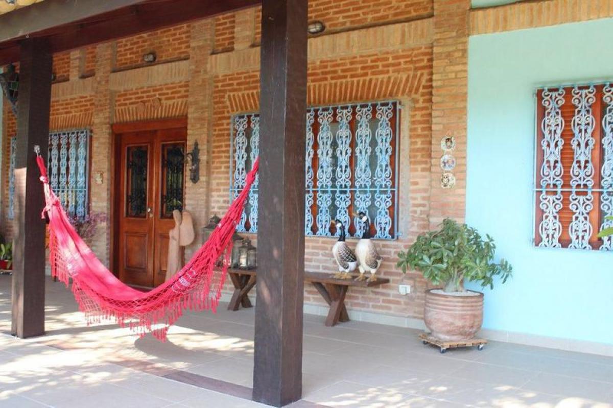 Casa de 4 dormitorios en Sao Paulo, Brazil No. 587619