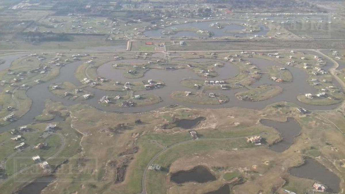  Land in Escobar, Argentina No. 114788