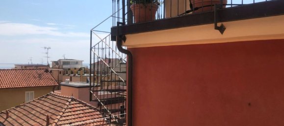 Квартира с 3 комнатами в Лайгуэлья, Италия № 160668 3