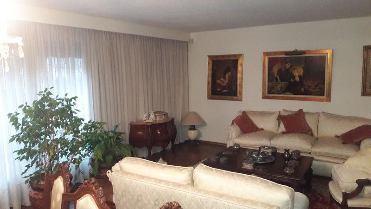 4 bedrooms Apartment in Montevideo, Uruguay No. 3165