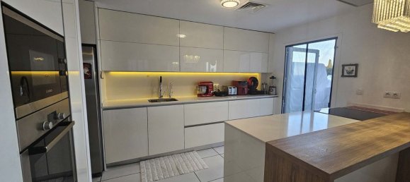 4 bedrooms Villa in Benalmadena, Spain No. 184074 17