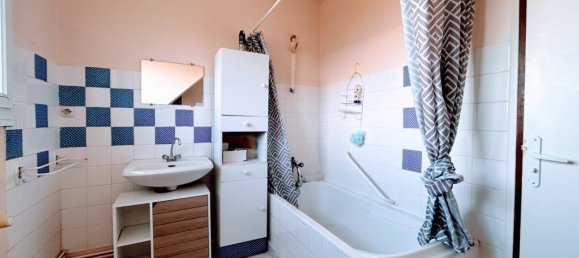 3 bedrooms Villa in Ussel, France No. 105284 5