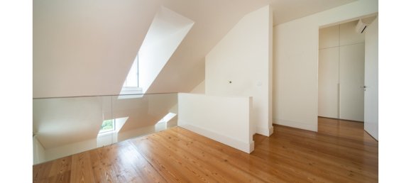 4 غرف نوم منزل ذو طابقين في Lisbon, Portugal رقم 115405 24