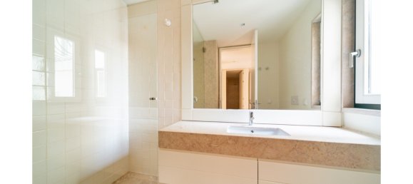 4 غرف نوم منزل ذو طابقين في Lisbon, Portugal رقم 115405 22