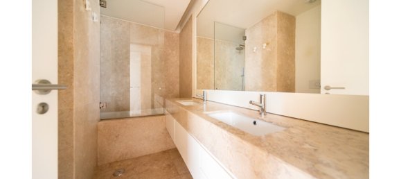 4 غرف نوم منزل ذو طابقين في Lisbon, Portugal رقم 115405 32