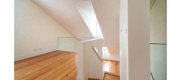 4 غرف نوم منزل ذو طابقين في Lisbon, Portugal رقم 115405 25