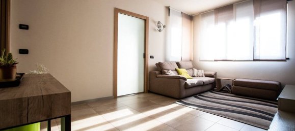 2 bedrooms Apartment in Canegrate, Italy No. 75233 5
