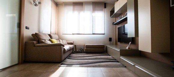 2 bedrooms Apartment in Canegrate, Italy No. 75233 7