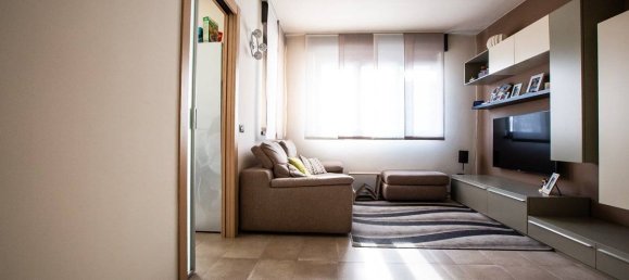 2 bedrooms Apartment in Canegrate, Italy No. 75233 4