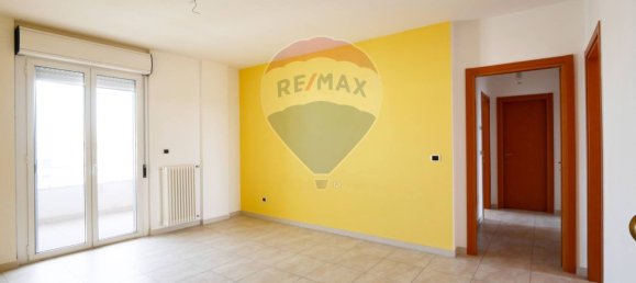 3 bedrooms Apartment in Bari, Italy No. 321674 2