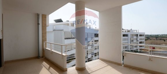3 bedrooms Apartment in Bari, Italy No. 321674 6