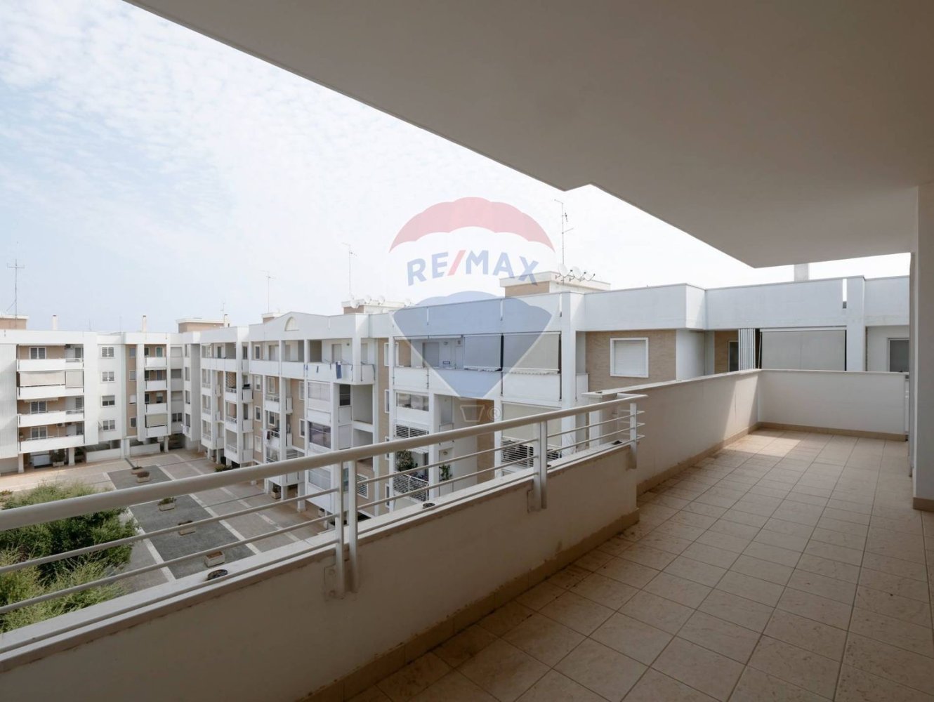 3 bedrooms Apartment in Bari, Italy No. 321674