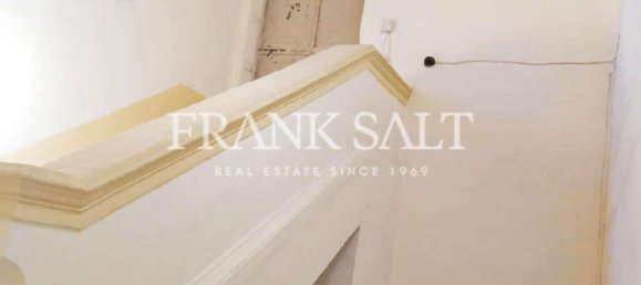 7 bedrooms Townhouse in Qormi, Malta No. 1572 3