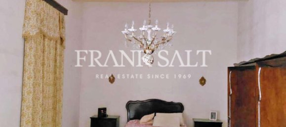 7 bedrooms Townhouse in Qormi, Malta No. 1572 6