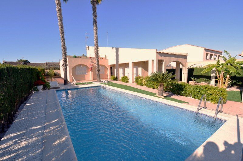 5 bedrooms Villa in Torrevieja, Spain No. 8256