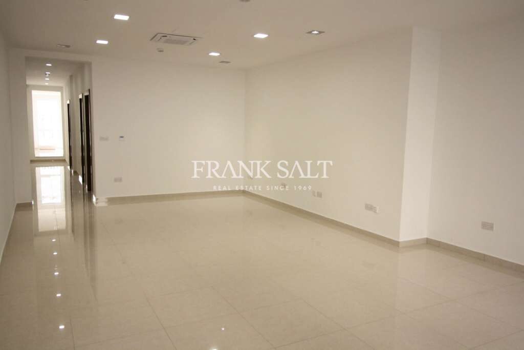 165m² Office in Gzira, Malta No. 13003