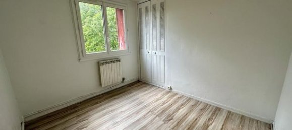 3 bedrooms Apartment in Sainte-Genevieve-des-Bois, France No. 279152 7