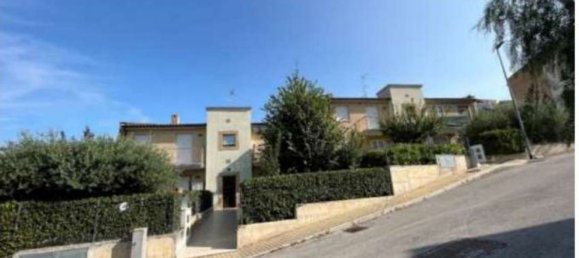 3 rooms Apartment in Montelupone, Italy No. 96705 47