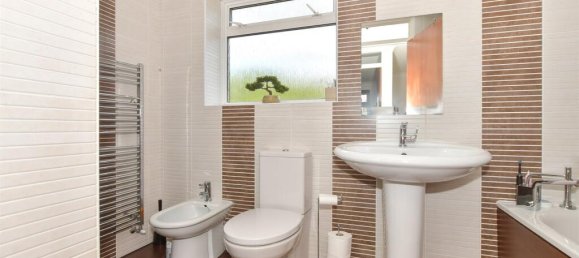 3 bedrooms Commercial property in Essex, United Kingdom No. 4137 24