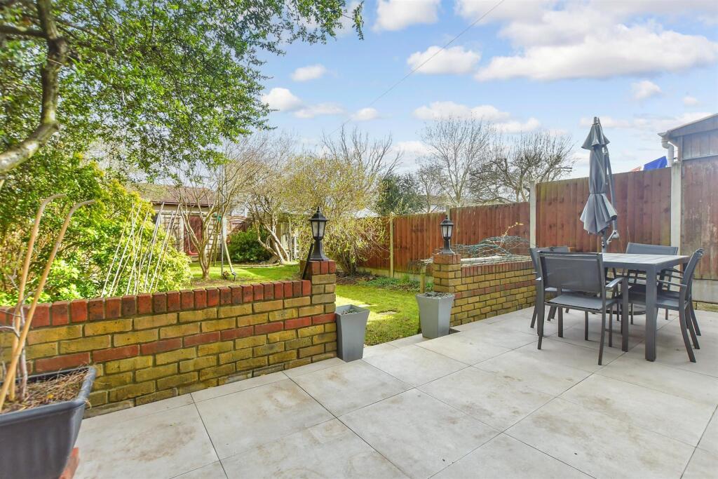 3 bedrooms Commercial property in Essex, United Kingdom No. 4137