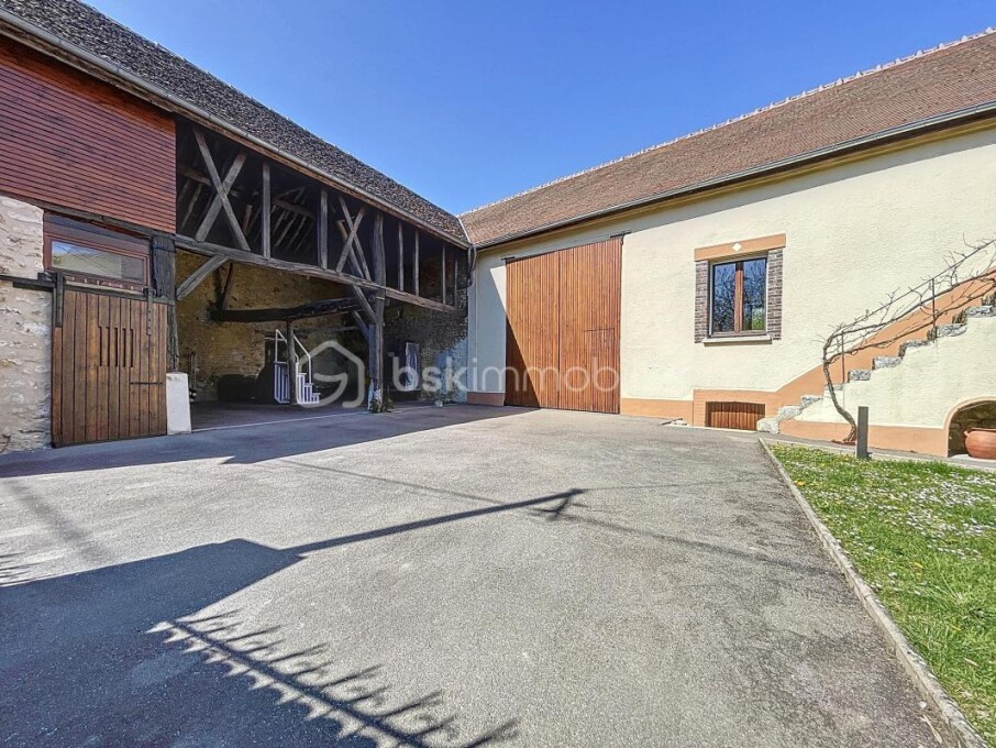 3 bedrooms House in Provins, France No. 324144