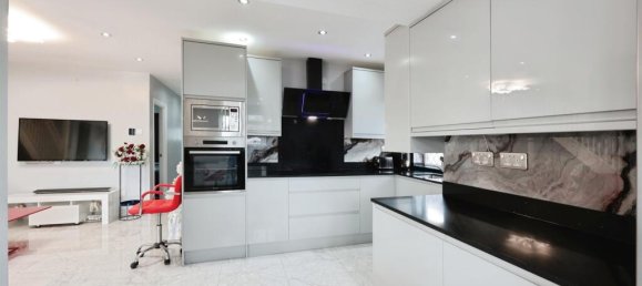 3 bedrooms Bungalow in Watford, United Kingdom No. 6778 7