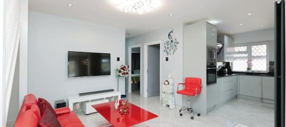 3 bedrooms Bungalow in Watford, United Kingdom No. 6778 6