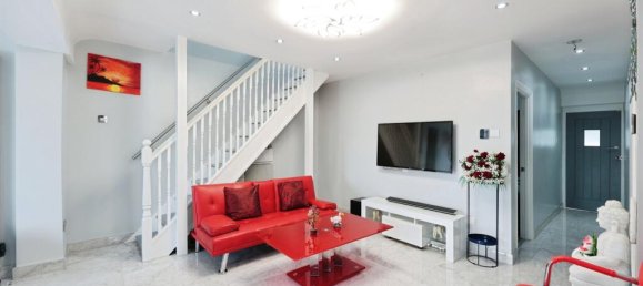 3 bedrooms Bungalow in Watford, United Kingdom No. 6778 4