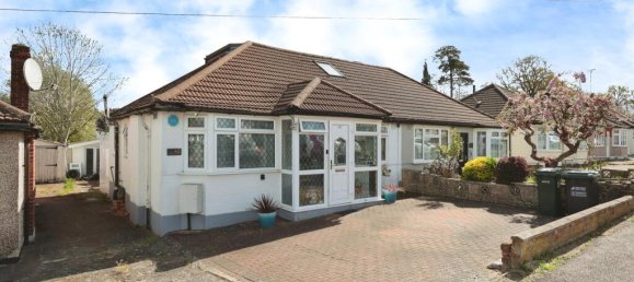 3 bedrooms Bungalow in Watford, United Kingdom No. 6778 2