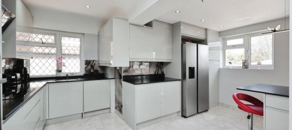 3 bedrooms Bungalow in Watford, United Kingdom No. 6778 3