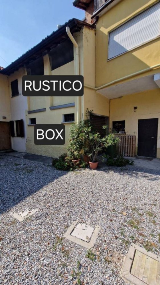 20m² Warehouse in Meda, Italy No. 314672