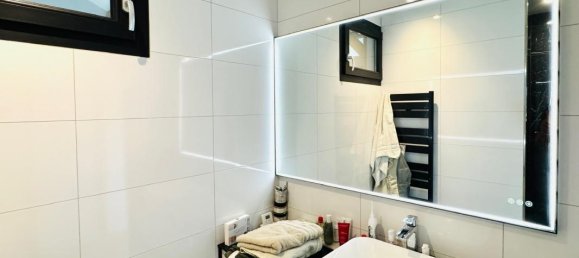 3 bedrooms Villa in Chatillon, France No. 348831 10