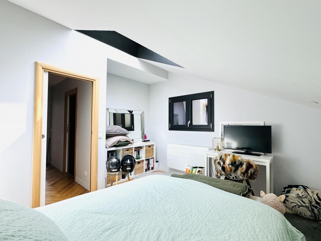 3 bedrooms Villa in Chatillon, France No. 348831