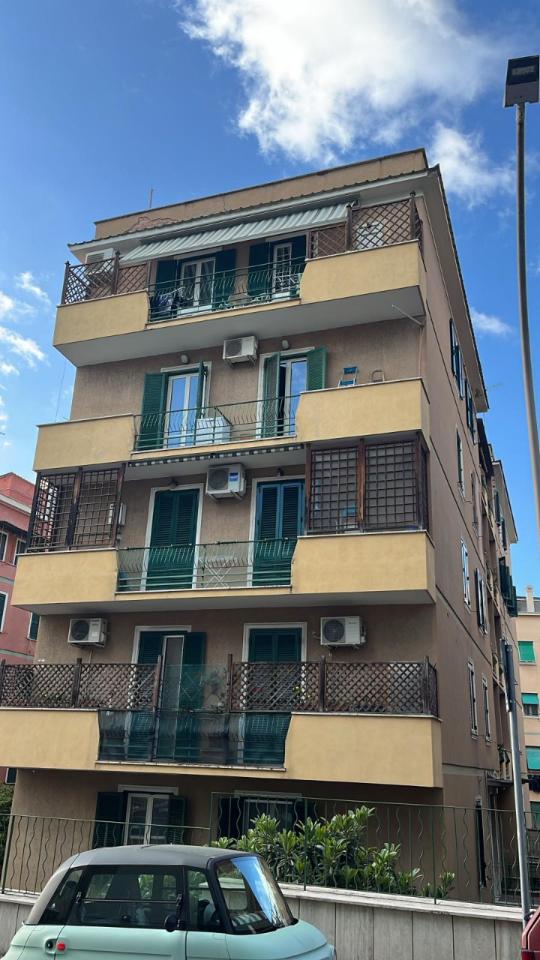 Apartamento de 2 habitaciónes en Rome, Italy No. 14958