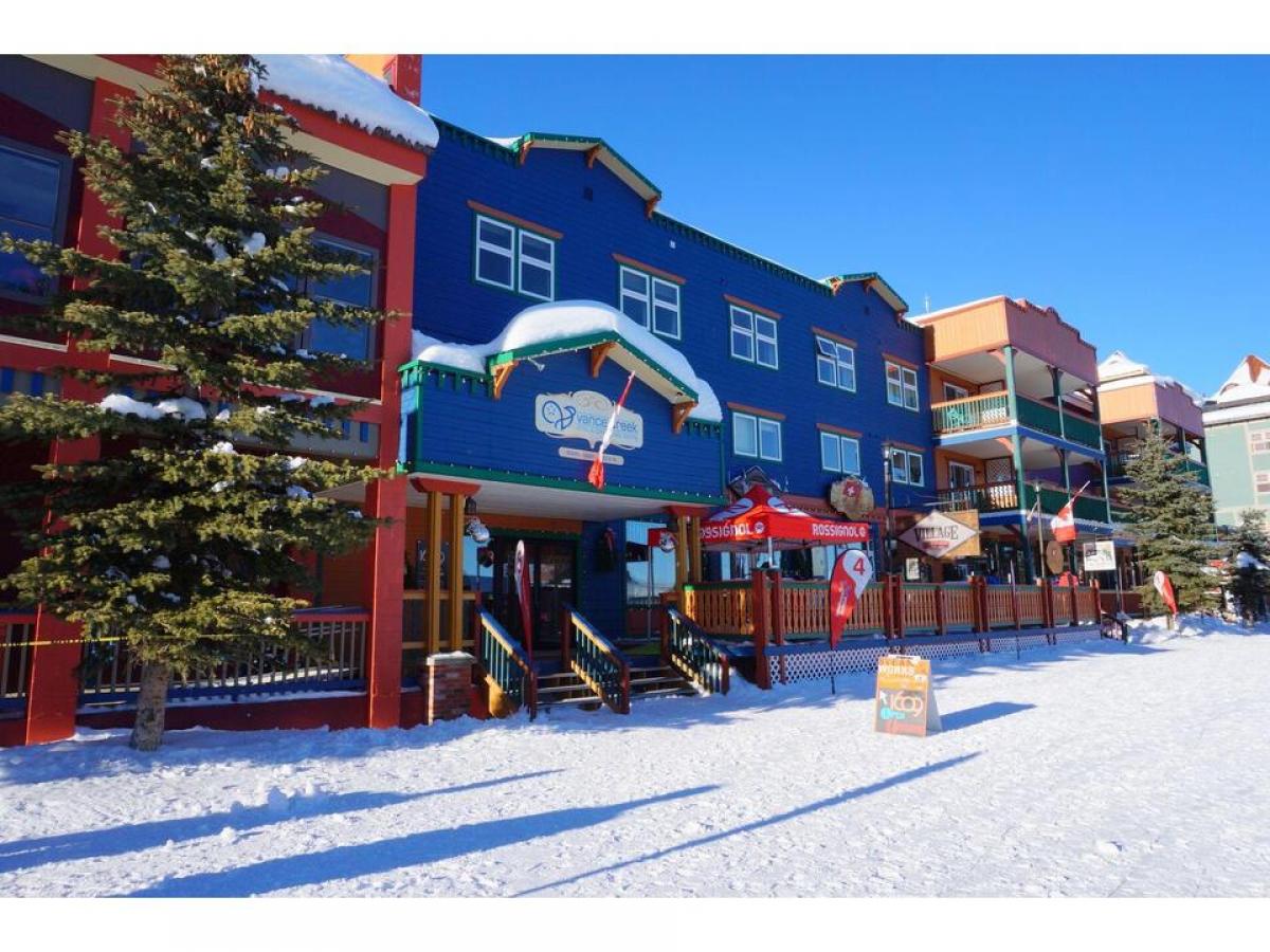 Studio in British Columbia, Canada No. 1231