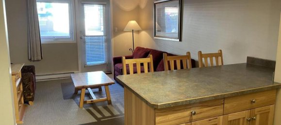 Studio in British Columbia, Canada No. 1231 5