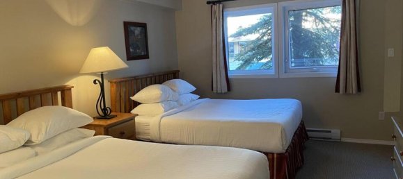 Studio in British Columbia, Canada No. 1231 9