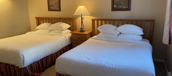 Studio in British Columbia, Canada No. 1231 8