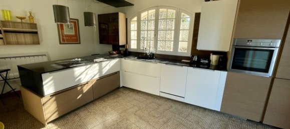 3 chambres Maison à Montblanc, France No. 279964 10