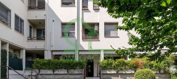 3 rooms Apartment in Piacenza, Italy No. 188321 2