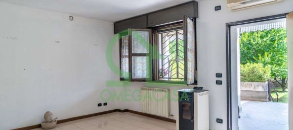 3 rooms Apartment in Piacenza, Italy No. 188321 5