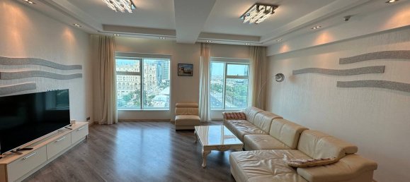 4 Schlafzimmer Wohnung in Nasimi, Azerbaijan, Nr. 1843 44