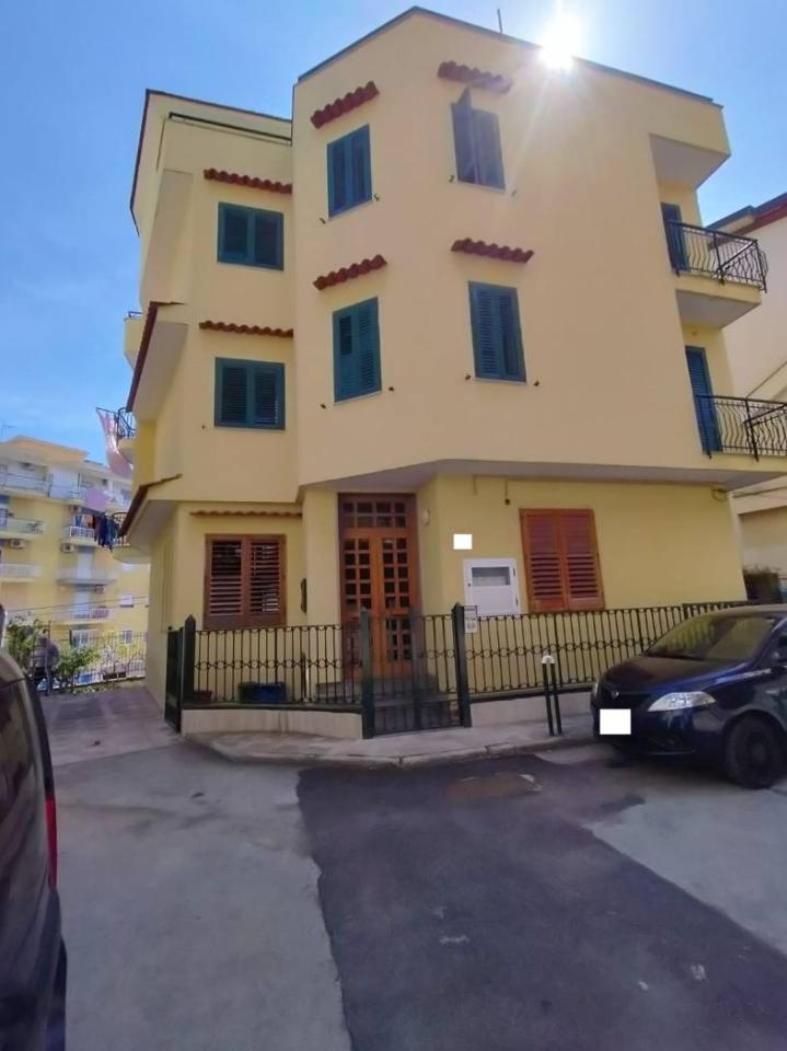 Дом с 17 комнатами в Оттавьяно, Италия № 17464