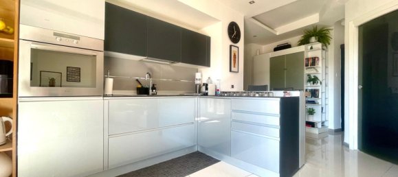 2 rooms Apartment in Portici, Italy No. 18162 11