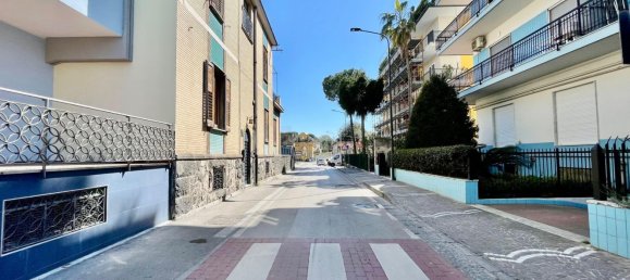 2 rooms Apartment in Portici, Italy No. 18162 25