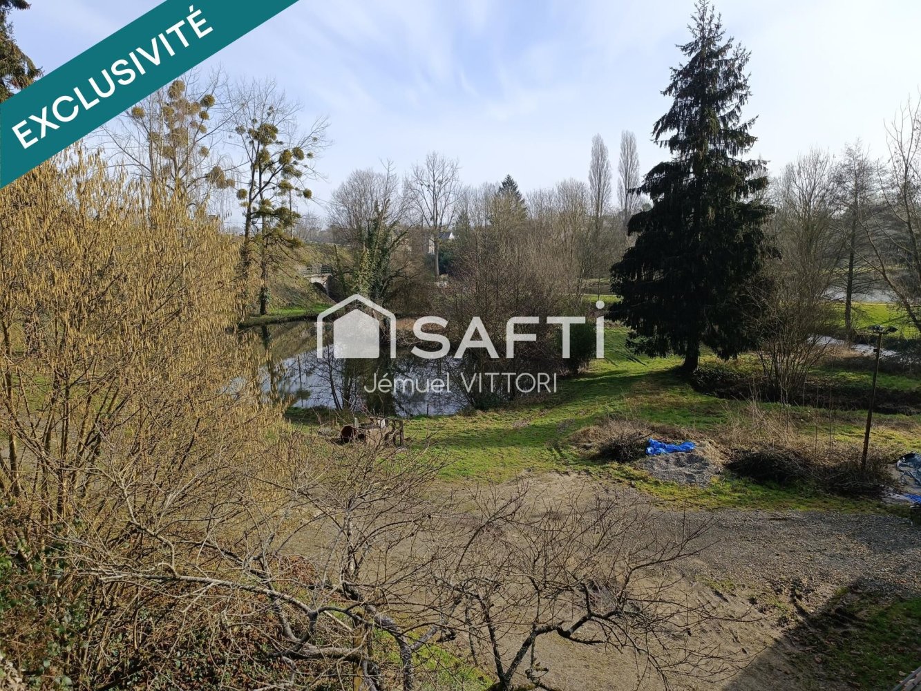 3 bedrooms House in Ernee, France No. 287680