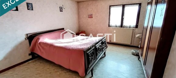 3 bedrooms House in Ernee, France No. 287680 7