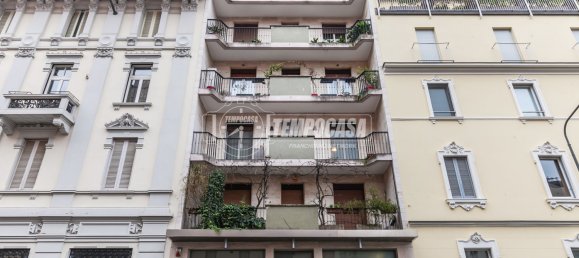 2 bedrooms Apartment in Milan, Italy No. 249472 3
