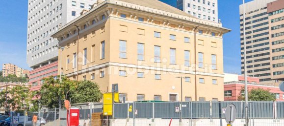 Edificio de 5 habitaciónes en Genoa, Italy No. 31657 2