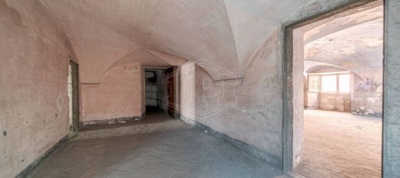 Edificio de 5 habitaciónes en Genoa, Italy No. 31657 87